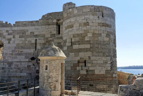 Fortezza Maniace – a glimpse of the fortress - BBofItaly