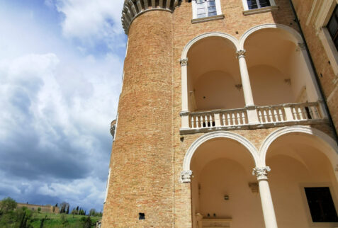 Urbino – a glimpse of Palazzo Ducale – BBofItaly