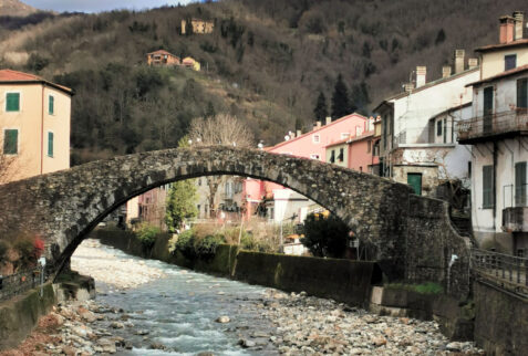 Varese Ligure – the old bridge on Vara river – BBofItaly