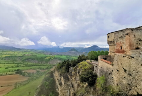 Fortezza di San Leo – the fortress on the edge of the limestone spur – BBofItaly