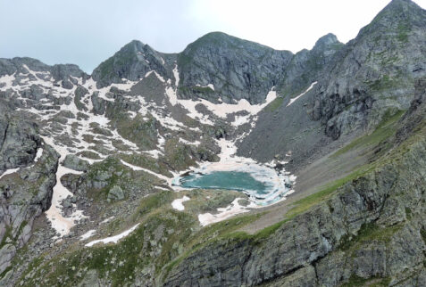 Lago Rotondo - the natural basin of the lake - BBofItaly