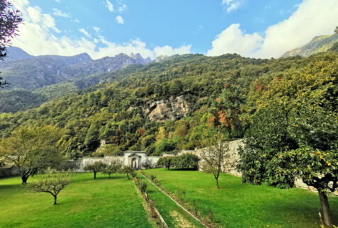 Palazzo Vertemate – another view of the palace garden - BBofItaly