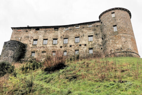 Castello Doria Malaspina – the façade of the castle seen from Calice al Cornoviglio – BBofItaly