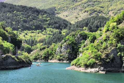 Gole del Sagittario – a glimpse on the gorge and Sagittario river – BBofItaly