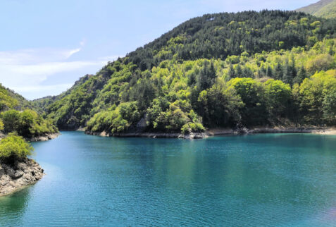 Gole del Sagittario – a glimpse on the gorge and Sagittario river – BBofItaly